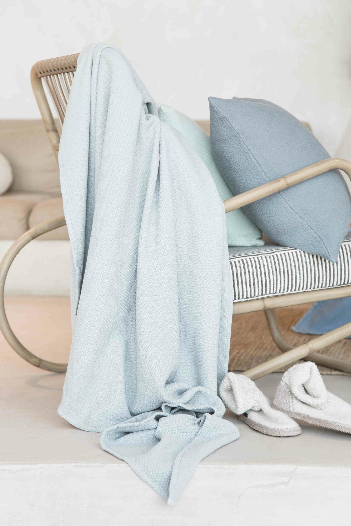 Kussenhoes Mountain Dusty Blue 40x60 cm