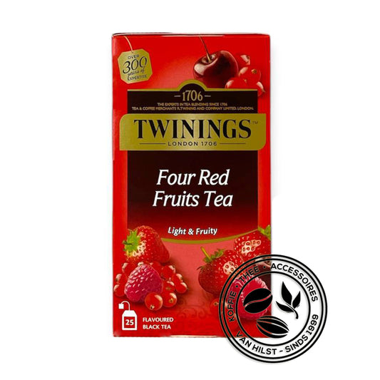 Rood doosje met zwarte thee van Twinings met kersen, rode bessen, aardbeien en frambozen. 25 thee zakjes.