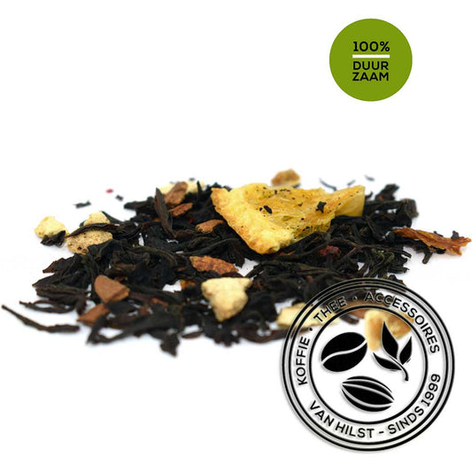 Zwarte thee, kaneel, citrusschil, citrus plakjes, roze peper, natuurlijk fruit aroma, natuurlijk kruiden aroma. Koffie - Thee - Accessoires - Van Hilst Sinds 1999.