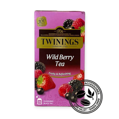 Paars doosje met 25 theezakjes van Twinings: Wild Berry Tea. Bosvruchtenthee met bramen, frambozen, aardbeien en zwarte bessen.