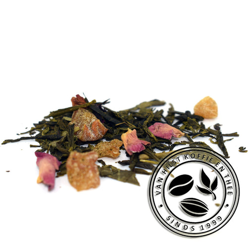 Groene thee, stukjes peer, aroma, rozenblaadjes.